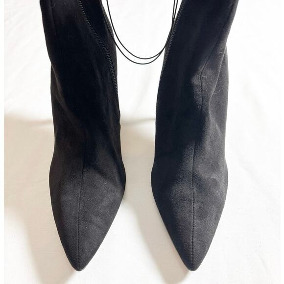 NWOT Forever 21 Black Zip-up Faux Suede Ankle Booties - Picture 4 of 7